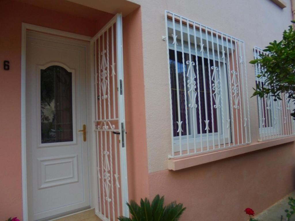 Chambres Climatisees Confort,Wifi, Gare Tgv,Parking,Pt Dejeuner Perpignan Bagian luar foto